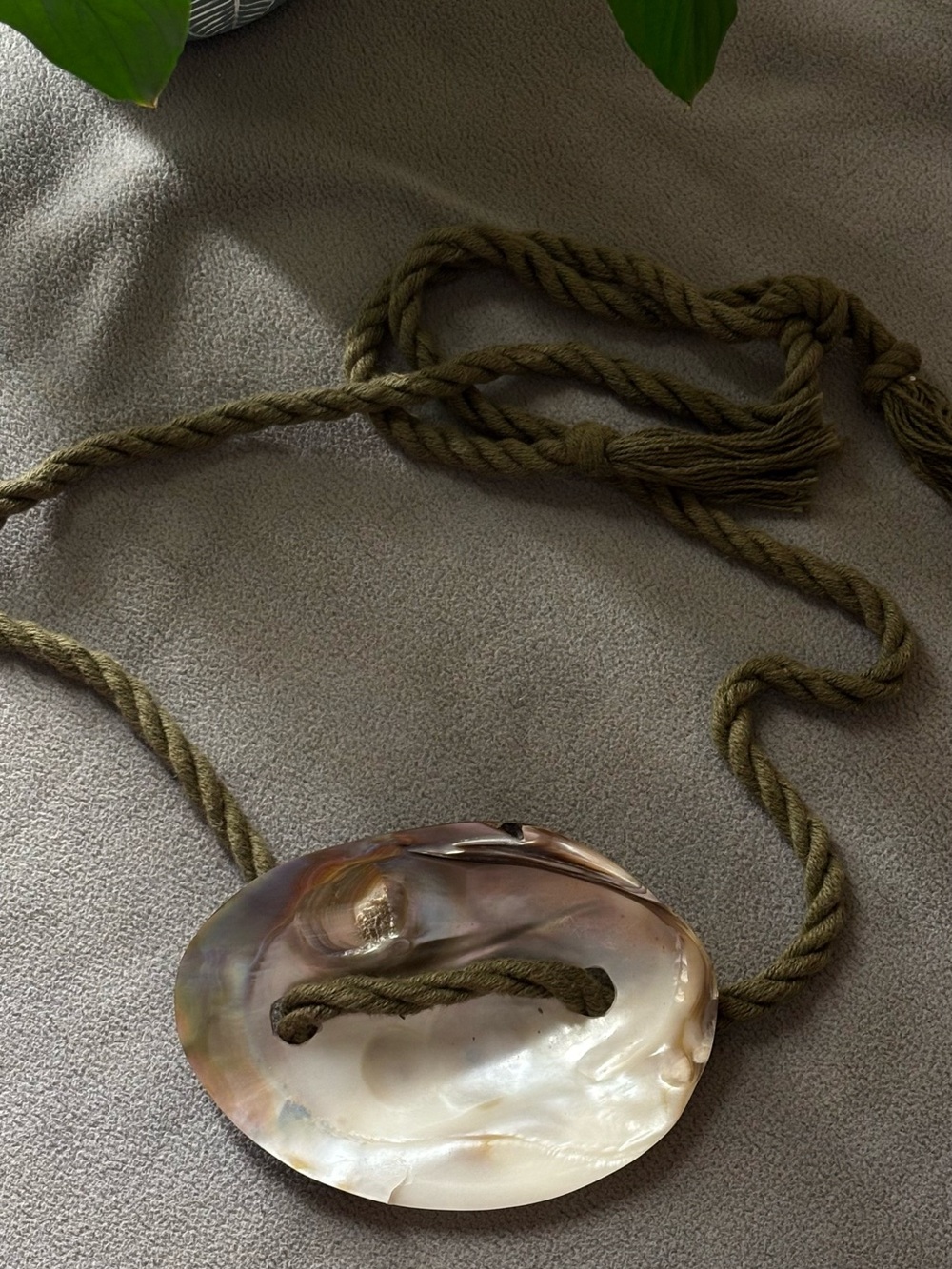 Vintage Boho Iridescent Shell Pendant Rope Necklace Resortwear